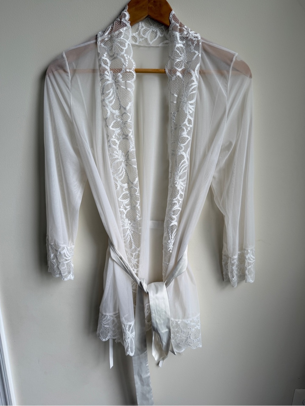 Fredericks of Hollywood Sheer Lace Trimmed Lingerie Robe Womens Medium